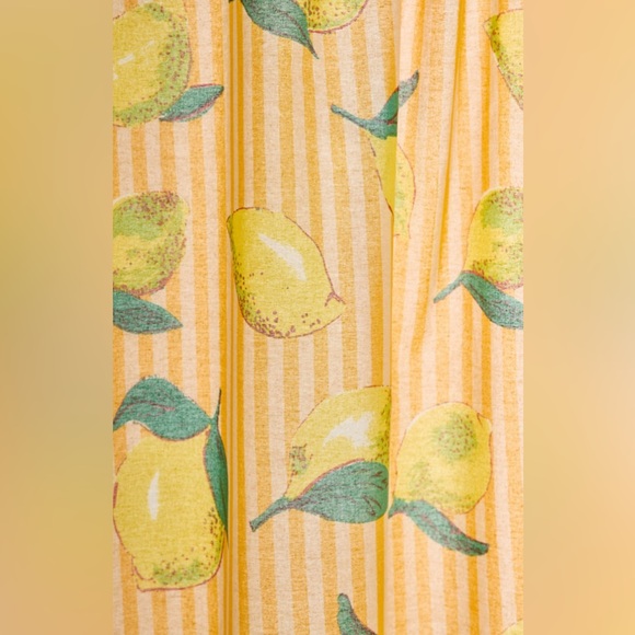 Lemon Stripe Shower Curtain 🍋 - Picture 2 of 3